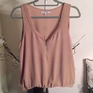 Cute zip up flow top